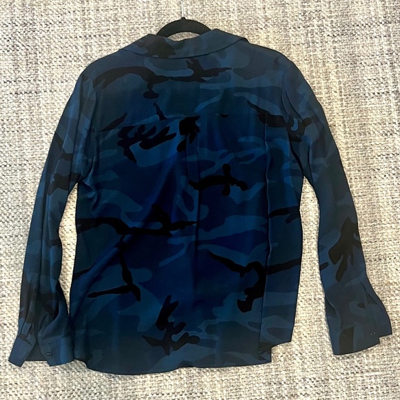 Drew Blue Camo Button Down Long Sleeve Shirt Size Medium - Picture 4 of 4